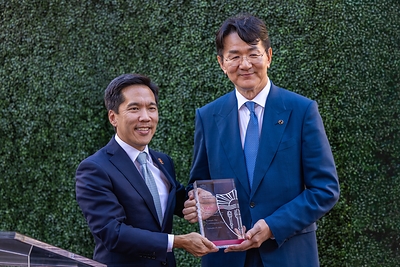 USC Dedicates New Korean Air Convergence Plaza
